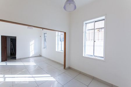 Casa para alugar com 120m², 4 quartos e 1 vaga Casa para alugar com 120m², 4 quartos e 1 vagaSala