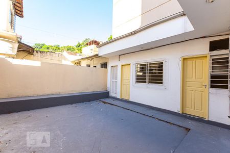 Casa para alugar com 120m², 4 quartos e 1 vaga Casa para alugar com 120m², 4 quartos e 1 vagaFundos