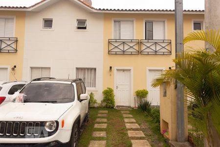 Casa de condomínio para alugar com 80m², 2 quartos e 2 vagas Casa de condomínio para alugar com 80m², 2 quartos e 2 vagasFachada