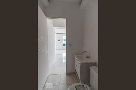 Casa para alugar com 64m², 2 quartos e sem vaga Casa para alugar com 64m², 2 quartos e sem vagaBanheiro