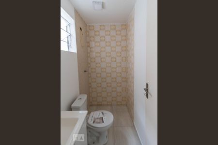 Casa para alugar com 64m², 2 quartos e sem vaga Casa para alugar com 64m², 2 quartos e sem vagaBanheiro da Suíte