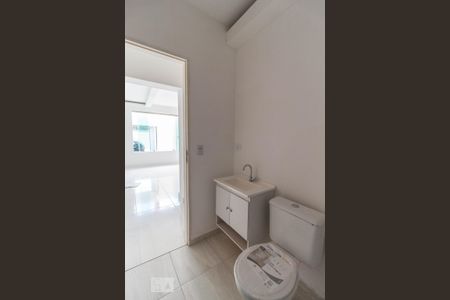 Casa para alugar com 64m², 2 quartos e sem vaga Casa para alugar com 64m², 2 quartos e sem vagaBanheiro