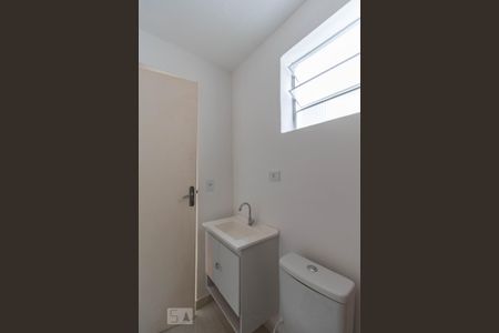 Casa para alugar com 64m², 2 quartos e sem vaga Casa para alugar com 64m², 2 quartos e sem vagaBanheiro da Suíte