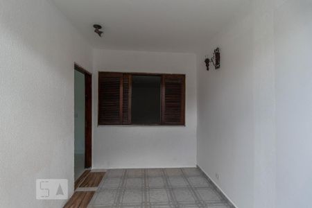 Casa para alugar com 64m², 2 quartos e sem vaga Casa para alugar com 64m², 2 quartos e sem vagaQuintal