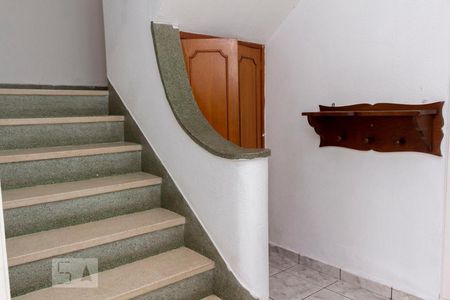 Escada de casa à venda com 4 quartos, 245m² em Cambuci, São Paulo