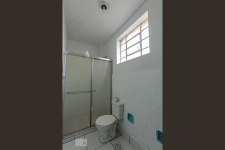 Banheiro de apartamento à venda com 1 quarto, 54m² em Jardim Botânico, Porto Alegre