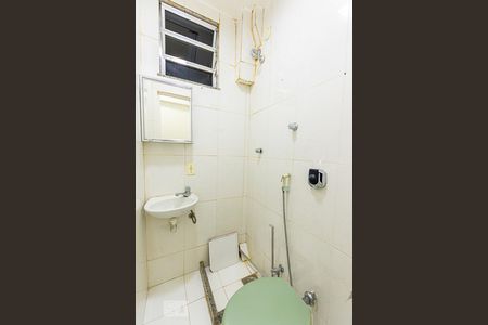 Banheiro de kitnet/studio para alugar com 1 quarto, 32m² em Centro, Niterói