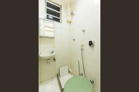 Banheiro de kitnet/studio para alugar com 1 quarto, 32m² em Centro, Niterói