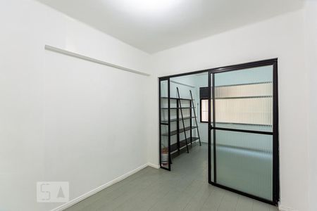 Sala de kitnet/studio para alugar com 1 quarto, 32m² em Centro, Niterói