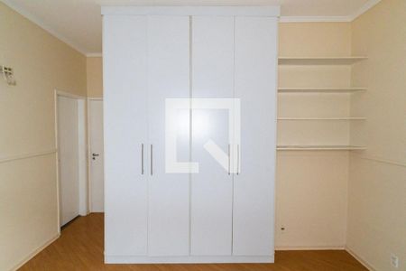 Casa para alugar com 220m², 2 quartos e 4 vagasSuíte 2- Armário