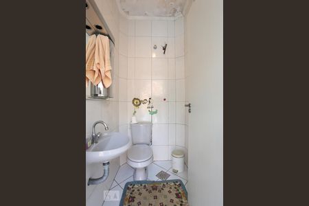 Casa à venda com 700m², 4 quartos e 6 vagas Casa à venda com 700m², 4 quartos e 6 vagasBanheiro de Serviço