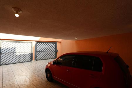 Casa à venda com 700m², 4 quartos e 6 vagas Casa à venda com 700m², 4 quartos e 6 vagasGaragem