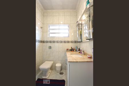 Casa à venda com 700m², 4 quartos e 6 vagas Casa à venda com 700m², 4 quartos e 6 vagasBanheiro da Suíte