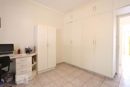 Casa à venda com 700m², 4 quartos e 6 vagas Casa à venda com 700m², 4 quartos e 6 vagasQuarto 3