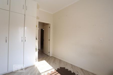 Casa à venda com 700m², 4 quartos e 6 vagas Casa à venda com 700m², 4 quartos e 6 vagasQuarto 2