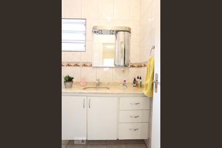 Casa à venda com 700m², 4 quartos e 6 vagas Casa à venda com 700m², 4 quartos e 6 vagasBanheiro