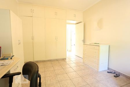 Casa à venda com 700m², 4 quartos e 6 vagas Casa à venda com 700m², 4 quartos e 6 vagasQuarto 3