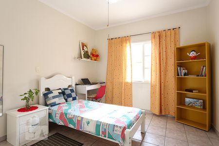 Casa à venda com 700m², 4 quartos e 6 vagas Casa à venda com 700m², 4 quartos e 6 vagasQuarto 4