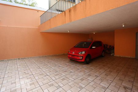 Casa à venda com 700m², 4 quartos e 6 vagas Casa à venda com 700m², 4 quartos e 6 vagasGaragem
