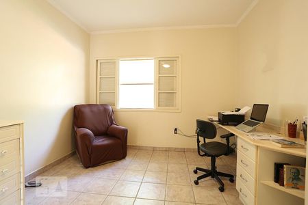 Casa à venda com 700m², 4 quartos e 6 vagas Casa à venda com 700m², 4 quartos e 6 vagasQuarto 3