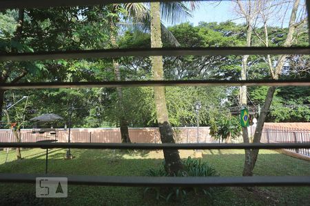 Casa à venda com 700m², 4 quartos e 6 vagas Casa à venda com 700m², 4 quartos e 6 vagasVista do Quarto 3