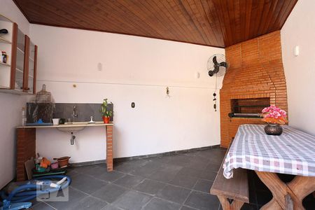 Casa à venda com 700m², 4 quartos e 6 vagas Casa à venda com 700m², 4 quartos e 6 vagasChurrasqueira