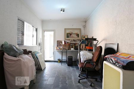 Casa à venda com 700m², 4 quartos e 6 vagas Casa à venda com 700m², 4 quartos e 6 vagasQuarto de Serviço