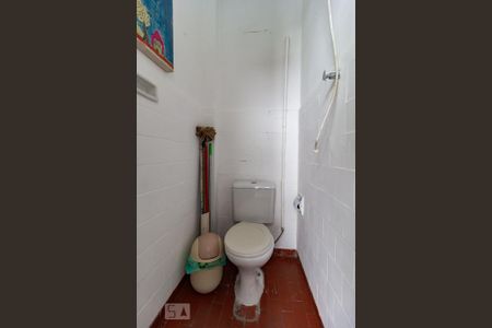 Casa para alugar com 100m², 2 quartos e 2 vagas Casa para alugar com 100m², 2 quartos e 2 vagasÁrea de Serviço - Banheiro