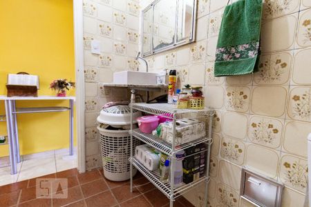 Casa para alugar com 100m², 2 quartos e 2 vagas Casa para alugar com 100m², 2 quartos e 2 vagasBanheiro