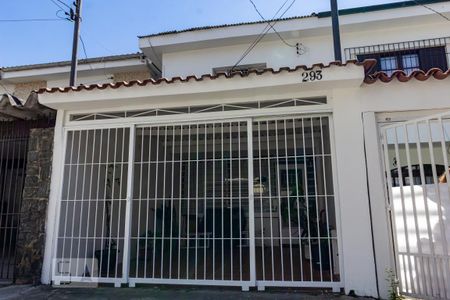 Casa para alugar com 100m², 2 quartos e 2 vagas Casa para alugar com 100m², 2 quartos e 2 vagasFachada