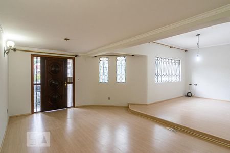 Casa para alugar com 360m², 2 quartos e 4 vagas Casa para alugar com 360m², 2 quartos e 4 vagasSala