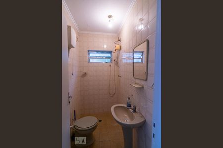 Casa para alugar com 360m², 2 quartos e 4 vagas Casa para alugar com 360m², 2 quartos e 4 vagasBanheiro