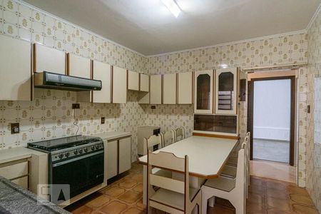 Casa para alugar com 360m², 2 quartos e 4 vagas Casa para alugar com 360m², 2 quartos e 4 vagasCozinha