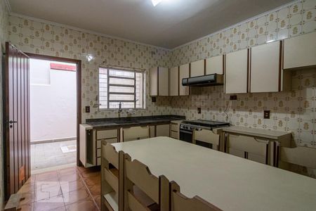 Casa para alugar com 360m², 2 quartos e 4 vagas Casa para alugar com 360m², 2 quartos e 4 vagasCozinha