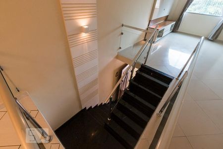 Casa à venda com 134m², 3 quartos e 2 vagasEscadaria