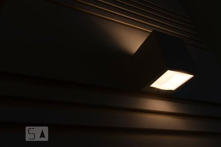 Casa à venda com 134m², 3 quartos e 2 vagasLuminária