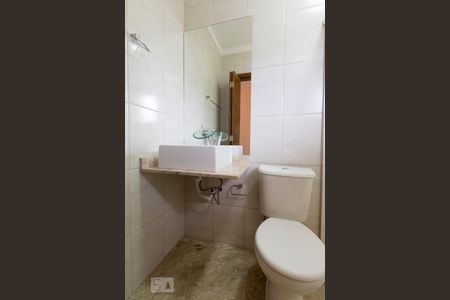 Casa à venda com 134m², 3 quartos e 2 vagasDetalhe banheiro súite