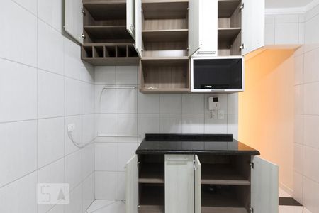 Casa à venda com 134m², 3 quartos e 2 vagasArmários abertos cozinha