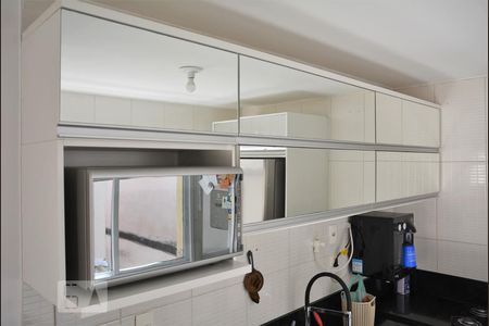 Casa de condomínio à venda com 120m², 2 quartos e 2 vagasCozinha - Armários