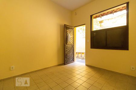 Sala de casa para alugar com 1 quarto, 50m² em Olaria, Rio de Janeiro