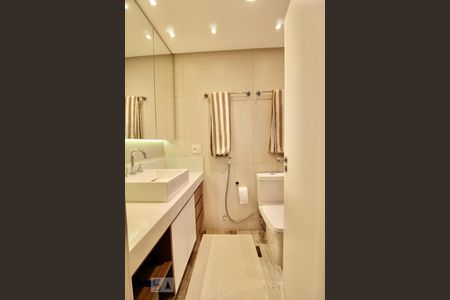 Apartamento à venda com 130m², 3 quartos e 2 vagasBanheiro da Suíte