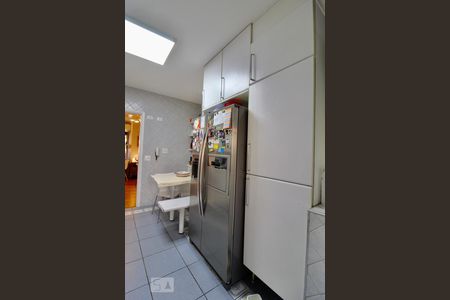 Apartamento à venda com 130m², 3 quartos e 2 vagasCozinha