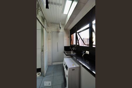 Apartamento à venda com 130m², 3 quartos e 2 vagasLavanderia