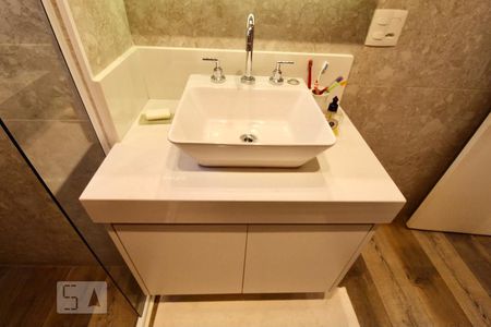 Apartamento à venda com 130m², 3 quartos e 2 vagasBanheiro 2 - Pia