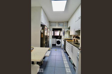 Apartamento à venda com 130m², 3 quartos e 2 vagasCozinha