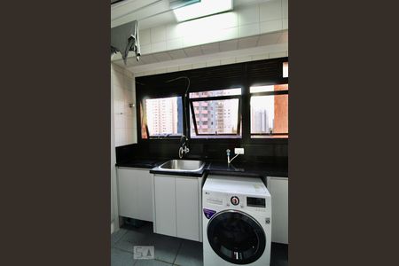 Apartamento à venda com 130m², 3 quartos e 2 vagasLavanderia