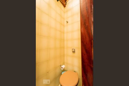 Casa à venda com 167m², 3 quartos e 2 vagas Casa à venda com 167m², 3 quartos e 2 vagasBanheiro de Serviço