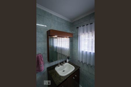 Casa à venda com 167m², 3 quartos e 2 vagas Casa à venda com 167m², 3 quartos e 2 vagasBanheiro