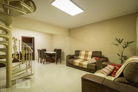 Sala de casa à venda com 3 quartos, 167m² em Vila Carrão, São Paulo