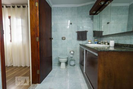 Casa à venda com 167m², 3 quartos e 2 vagas Casa à venda com 167m², 3 quartos e 2 vagasBanheiro da Suíte